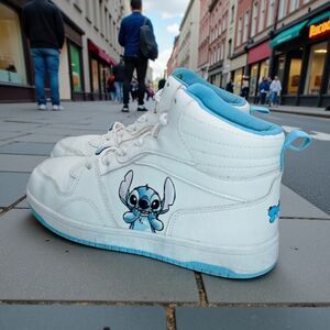 LILO & STITCH Girls' White w/Graphics Casual Sneakers - Size 3